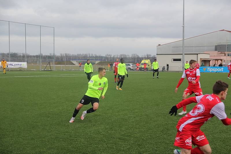 Fotbalisté Prostějova (v zeleném) porazili Pardubice 3:1.