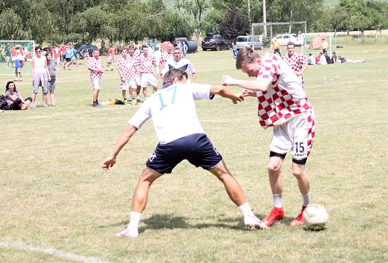 V Krumsíně se odehrál 22. ročník turnaje v malé kopané a vítězem se stal tým FC Pivo