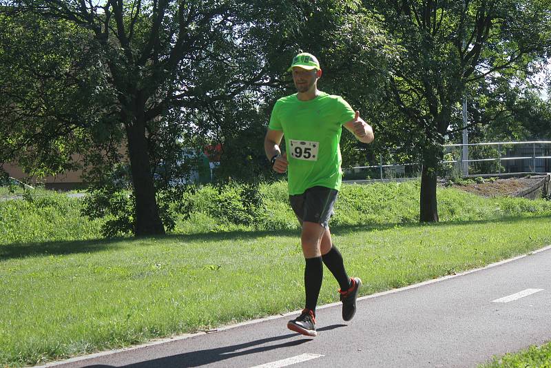 Na sportovce čekalo v parku šestihodinové běhání.