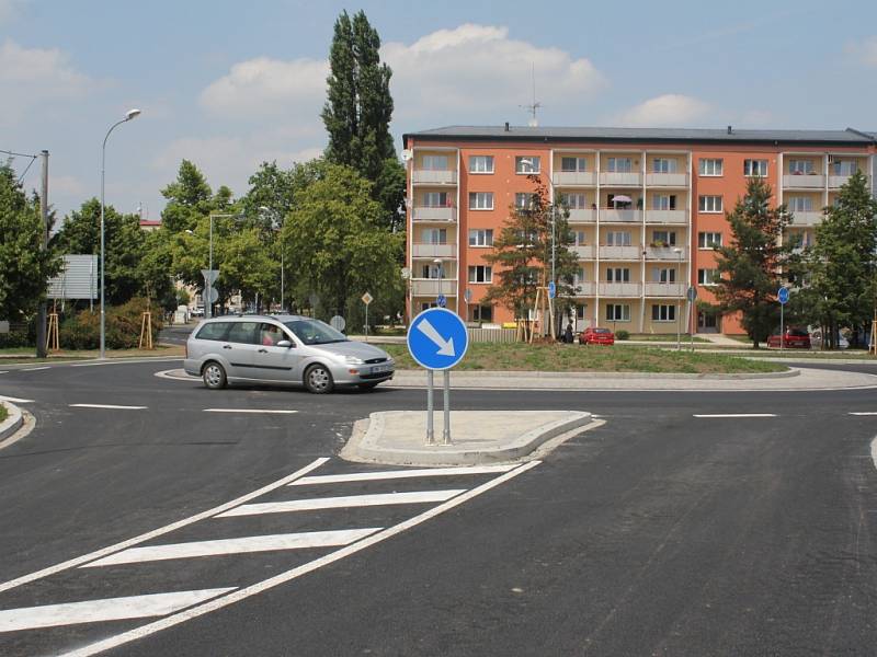 Nový rondel v Anenské ulici