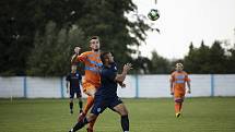 Fotbalisté Vrahovic (v černém) porazili Výšovice 3:2.