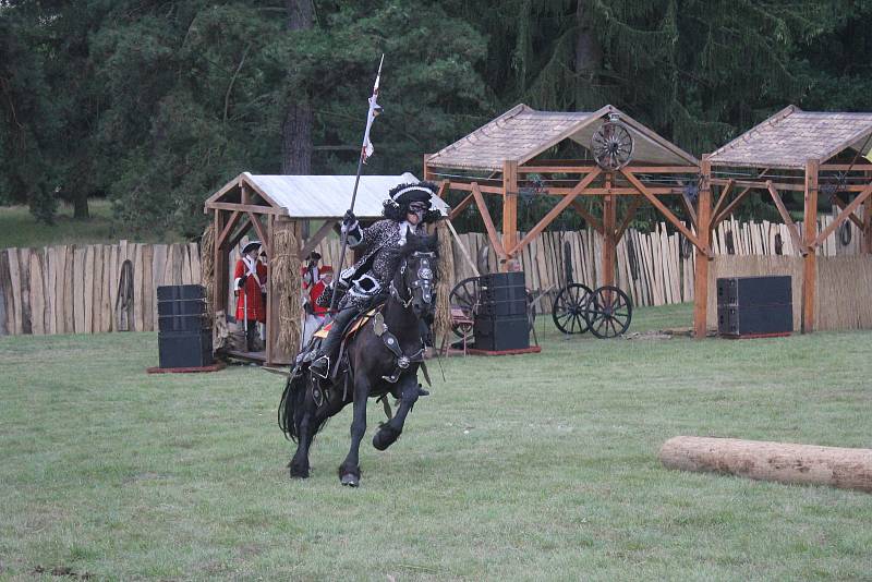 Obrovský zájem zaznamenal už tradičně Josefkol. Dvoudenní setkání nejen mistrů řemesel kolářského a kočárnického přilákalo tisíce lidí.