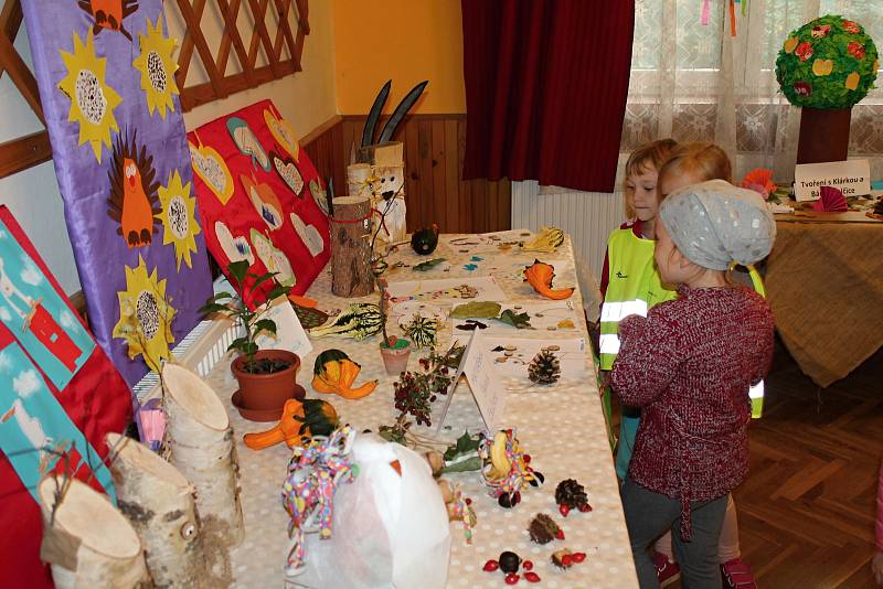 Prostějovští a čelčičtí zahrádkáři uspořádali Okresní výstavu, která hýřila barvami podzimu. 28.-30.9. 2019