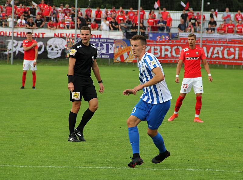 Prostějov ve druhé lize překvapivě porazil Brno 2:0. Jakub Kopřiva, rozhodčí Dorušák