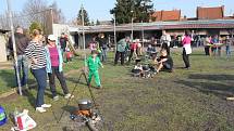 V Držovicích přivítali jaro. Uvařili k tomu jarní polévku, nechali hořet morenu a vhodili ji do Romže a po proudu řeky pak vyslaly ještě ručně vyrobené věnečky. 