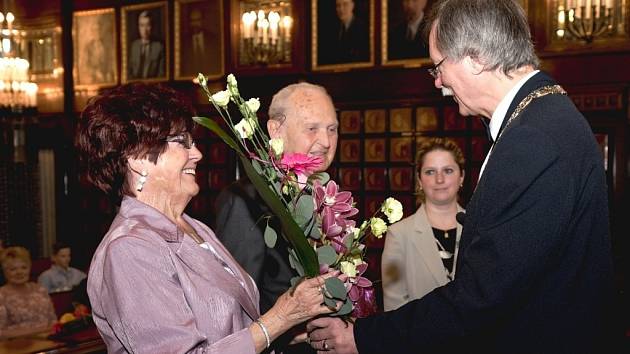 Kamennou svatbu oslavil se svou ženou Naďou Otokar Hořínek, který vystřílel v roce 1956 na olympiádě v Melbourne pro Československo stříbrnou medaili