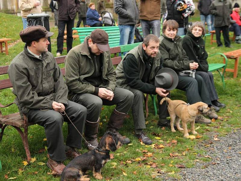 Hubertské slavnosti na nádvoří plumlovského zámku