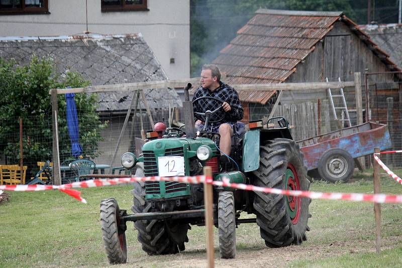 Jedenáctý ročník traktoriády ve Stínavě