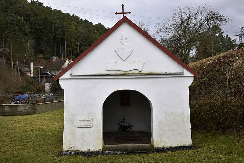 Stínava je malou obcí u hlavní silnice 150 směrem na Protivanov.