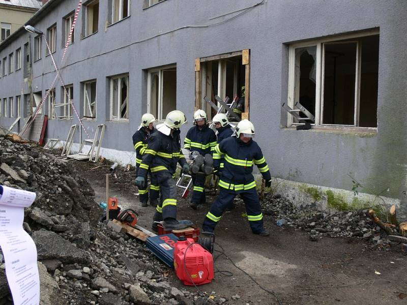 Cvičení IZS v Jezdecké ulici v Prostějově