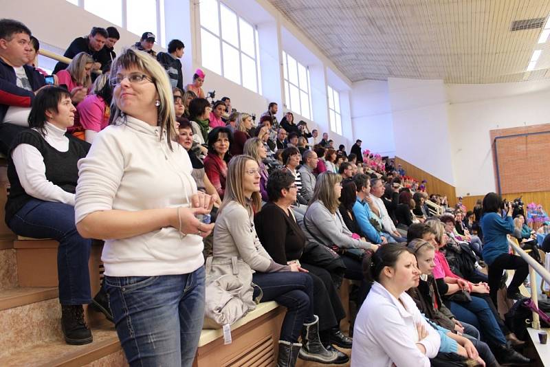 Dvacet týmů mažoretek tančilo pro tříletého Matyáška