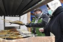 Pečení makrel v konické Zámecké zahrádce - 16.1. 2021