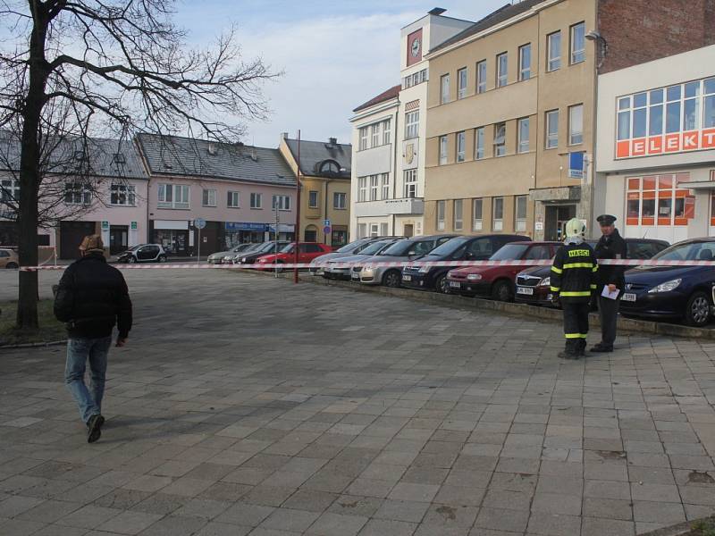 Anonym nahlásil bombu na městském úřadě v Konici. Policie uzavřela budovu i její okolí.