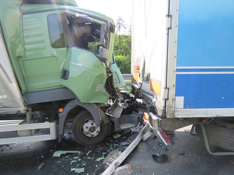 Nehody na D46 u Prostějova zablokovaly 7. června dálnici