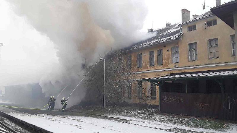 Požár dřevěné budovy na místním nádraží v Prostějově