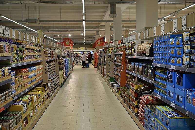 V pořadí třetí prodejnu v Prostějově otevřel obchodní řetězec Lidl v pondělí 15. listopadu 2021 v Konečné ulici