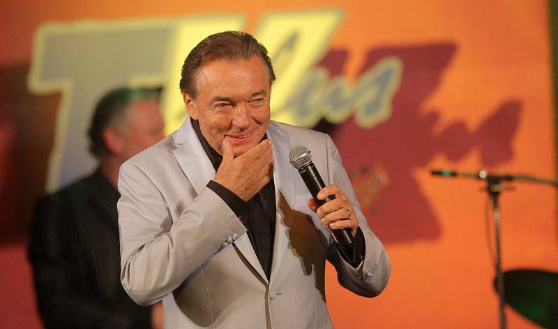 V roce 2011 vystoupil Karel Gott v Prostějově při příležitosti oslav 111. let tenisu v Prostějově