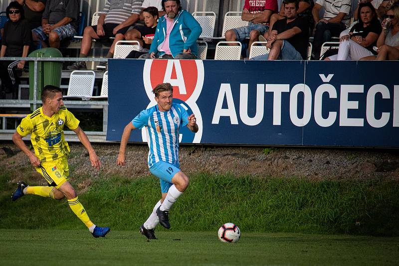 Fotbalisté Prostějova (v bílo-modrém) porazili Varnsdorf 3:2.