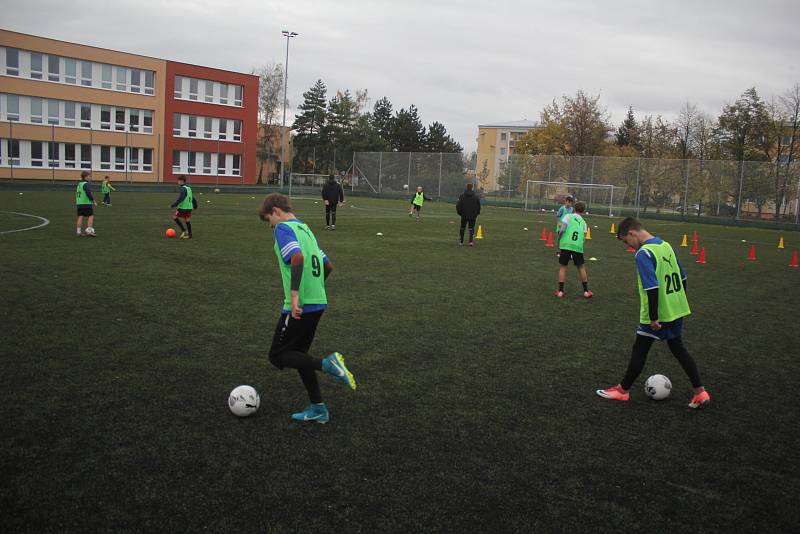 Mladí talentovaní fotbalisté ze střední Moravy se sjeli do Prostějova na ukázkový trénink fotbalové akademie.