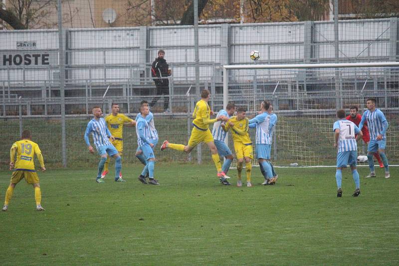 Prostějovští fotbalisté (v modrém) proti Varnsdorfu