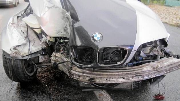 Havárie BMW v Boskovické ulici v Plumlově