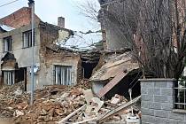 V Tištíně se zřítil starší rodinný dům, pátek 15. prosince 2023.