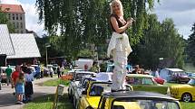 Trabant sraz Morava 2009. Krasavci z NDR se proháněli v okolí Plumlova