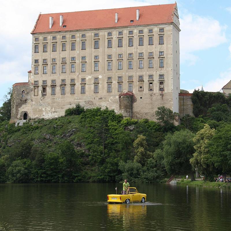 Trabant sraz 2020 u Podhradského rybníka v Plumlově