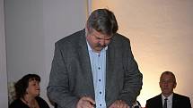 Ustavující jednání zastupitelstva města Plumlova v obřadní síni plumlovského zámku - 5. listopadu 2018 - zastupitel Adolf Sušeň, bývalý dlouholetý starosta města