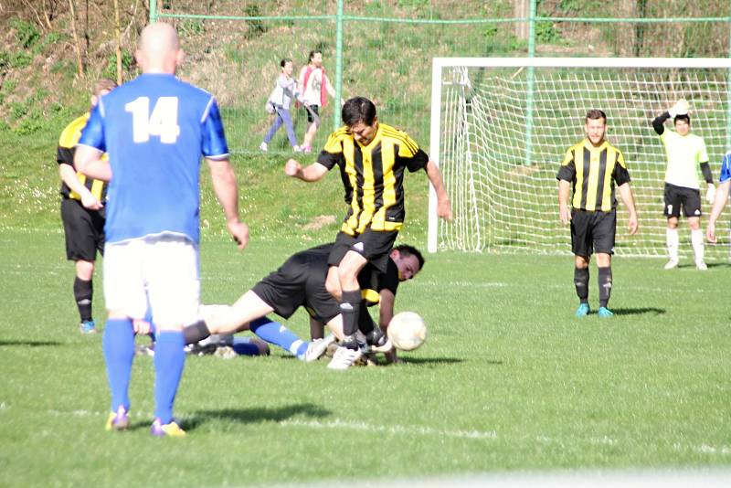 Plumlovská štika kouše dál. V sobotním duelu si Sokol (černožlutí) poradil s Brodkem u Přerova.