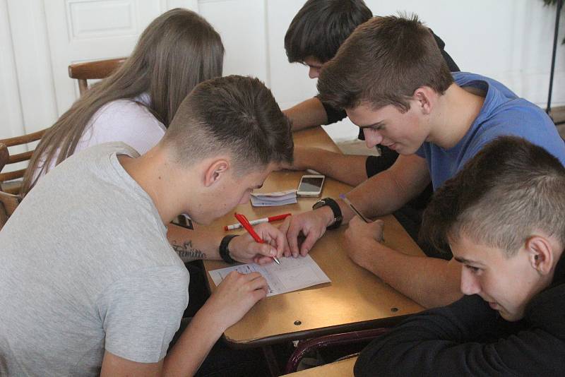 Do krajského kola piškvorkového turnaje postupují studenti Cyrilometodějského gymnázia a Gymnázia Jiřího Wolkera.