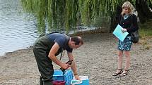 Hygienici měřili kvalitu vodu na plumlovské přehradě v pondělí 29.7. 2019