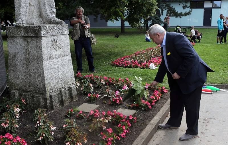 Zahájení 58. ročníku festivalu poezie - Wolkrův Prostějov, Komediální akrobatické vystoupení spojené s předáním symbolického klíče od městských bran