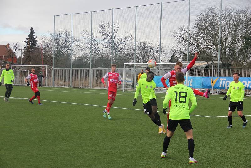 Fotbalisté Prostějova (v zeleném) porazili Pardubice 3:1.