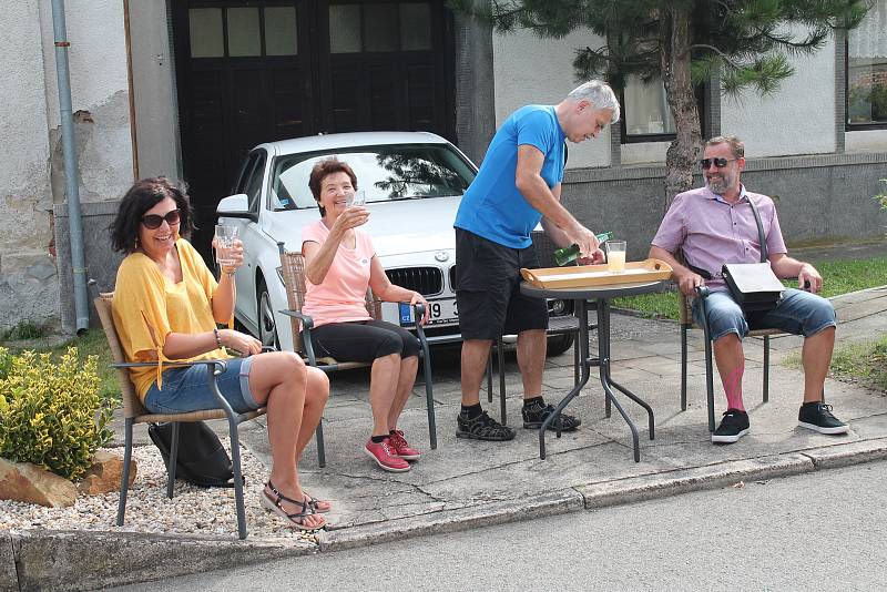 Přehlídka historických motorových vozidel v rámci soutěžní přehlídky Rallye na pohodu - z lázní do lázní. 18.8. 2019