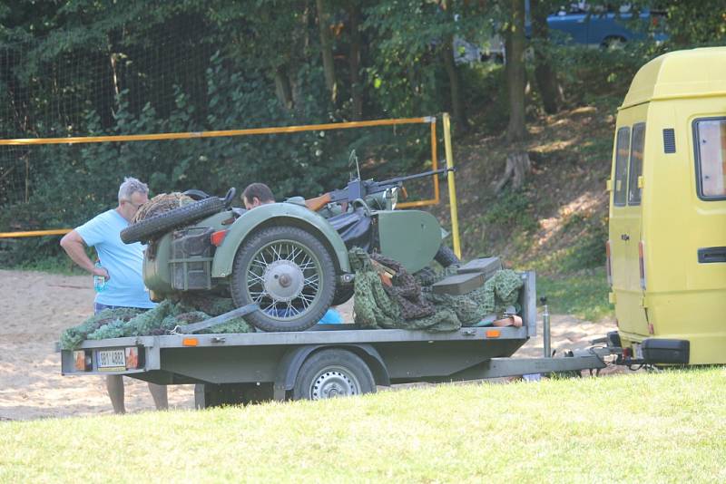 V plumlovském campu Žralok se o víkendu konalo 1. moravské setkání automobilů a motorek RVHP. Nadšenci a majitelé historických vozidel přijížděli do Plumlova z celé republiky, ti nejvzdálenější byli až ze slovenské Privevidze.