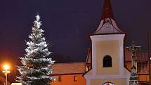 Vánoční strom 2020 ve Vrchoslavicích