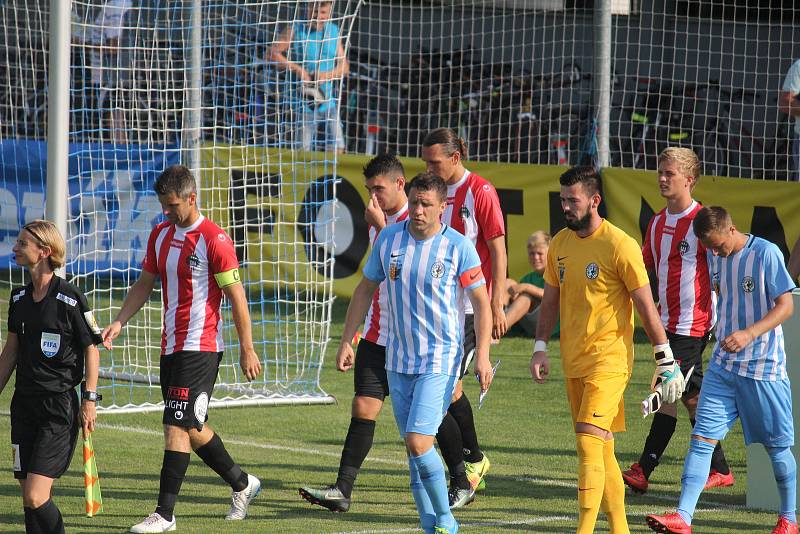 Fotbalisté Prostějova (v modrém) remizovali s Viktorií Žižkov 0:0