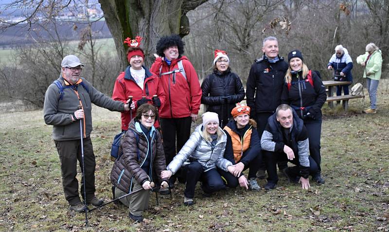 Přivítat Nový rok přišlo na nejvyšší hanáckou horu Velký Kosíř více než dva tisíce lidí. 1.1. 2022