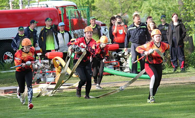Dobrovolní hasiči z Vrchoslavic uspořádali závody v požárním útoku pro všechny kategorie. 11.5. 2019