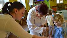 Děti v mateřské škole ve Víceměřicích se učily správnou hygienu rukou