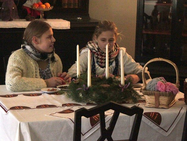 Netradiční prohlídka plná zajímavostí o Vánocích a vánočních zvycích se o víkendu odehrála na zámku Plumlov.
