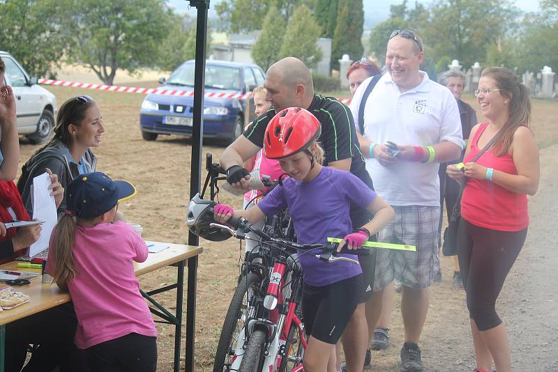 Bicyklem Němčickem 2017 - fotbalové hřiště Vitčice