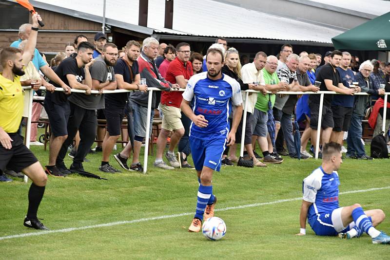 V rámci oslav 90. výročí fotbalu v Kostelci na Hané, se představili bývalí hráči pražské Slavie a v krajském derby Čechovice. 28.8. 2022