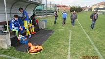 Kovalovice (v modrém) vyhrály na půdě Sokolu Otaslavice 6:1.