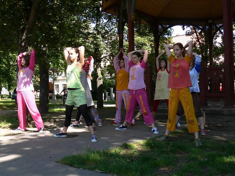 Studentský happening otevřel festival Wolkerův Prostějov