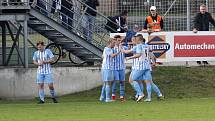 Fotbalisté Prostějova (v bílo-modrém) porazili Žižkov 2:1.