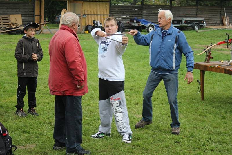 Lukostřelba v Plumlově - Nejdříve to zkusme nanečisto. I tak je to docela fuška.