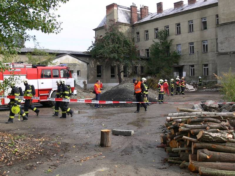 Cvičení IZS v Jezdecké ulici v Prostějově