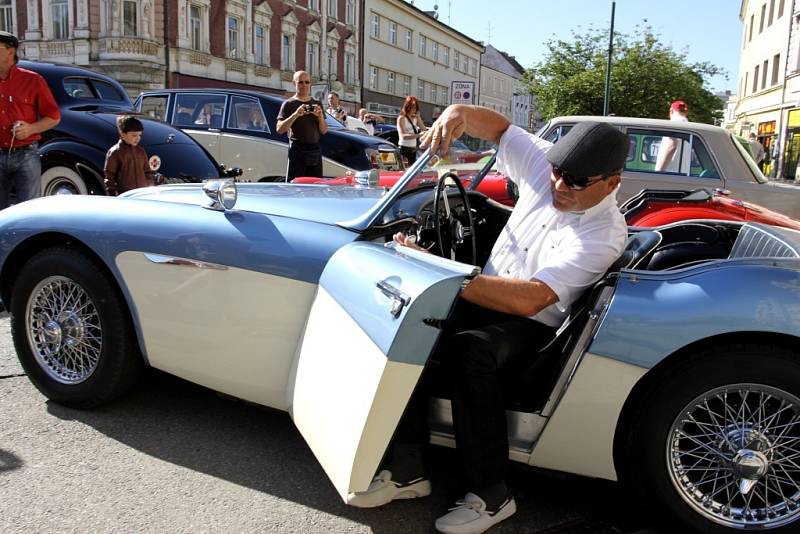 Setkání veteránistů s historickými vozidly v Prostějově